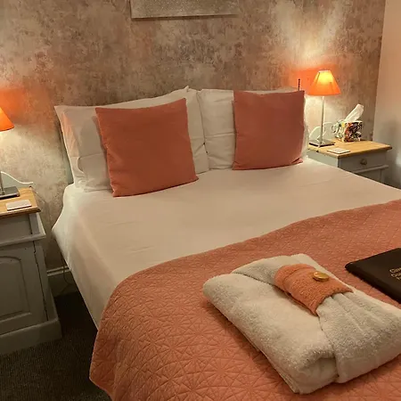 Cliveden Guest House-3